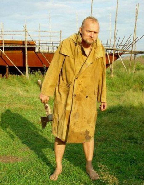 Максим фон Ериксон приготвя  подготвя своя  за своя последен джихад срещу земите на расисткия корпус на Ото фон Бисмарк . 